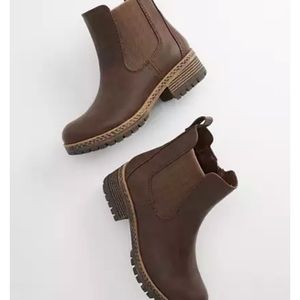 Anna Solid Chelsea Adventure Boot 